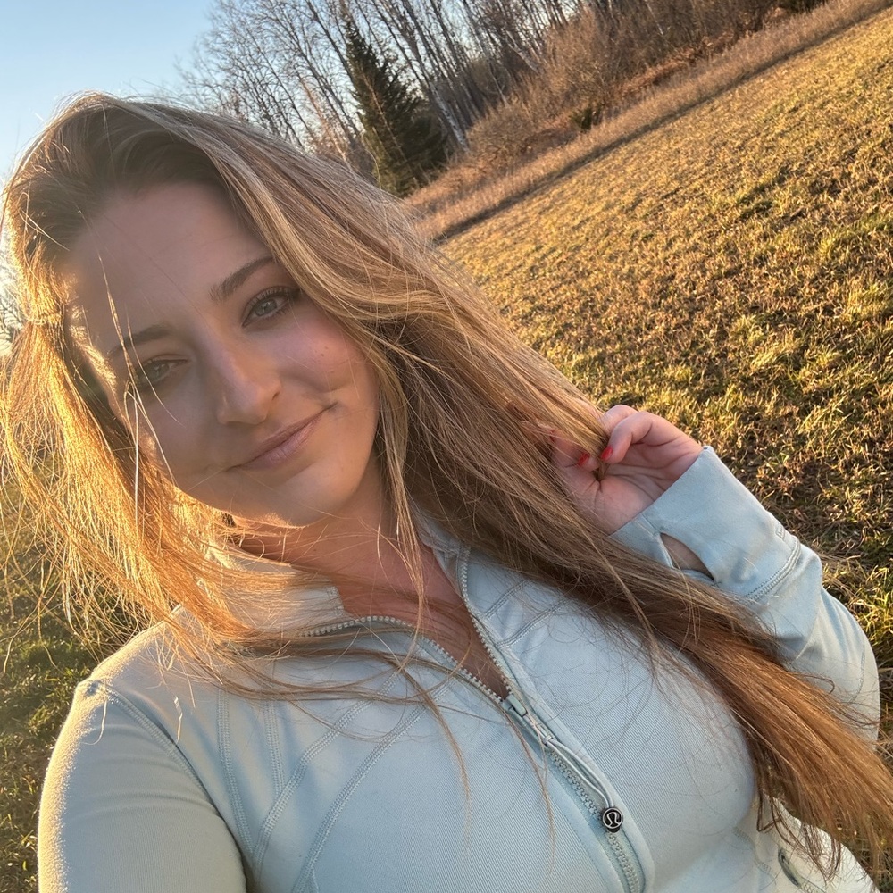 Meet your Posher, Emily